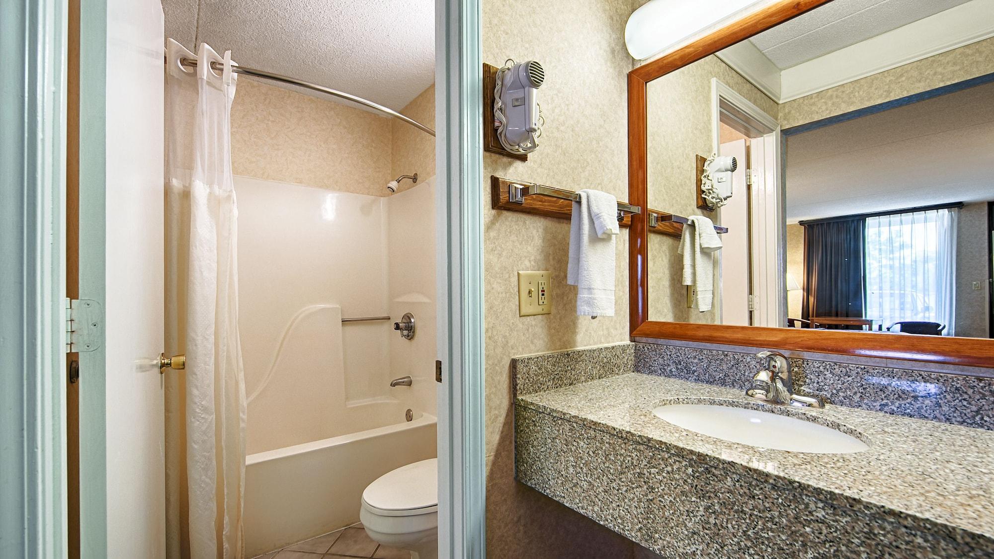 Days Inn By Wyndham Columbia Kentucky Экстерьер фото