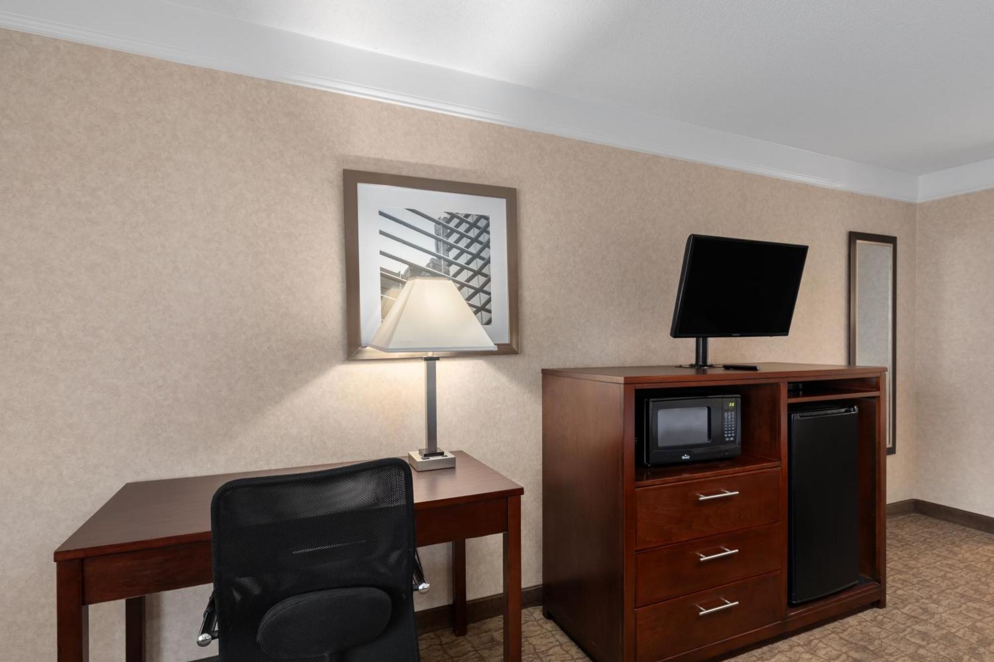 Days Inn By Wyndham Columbia Kentucky Экстерьер фото