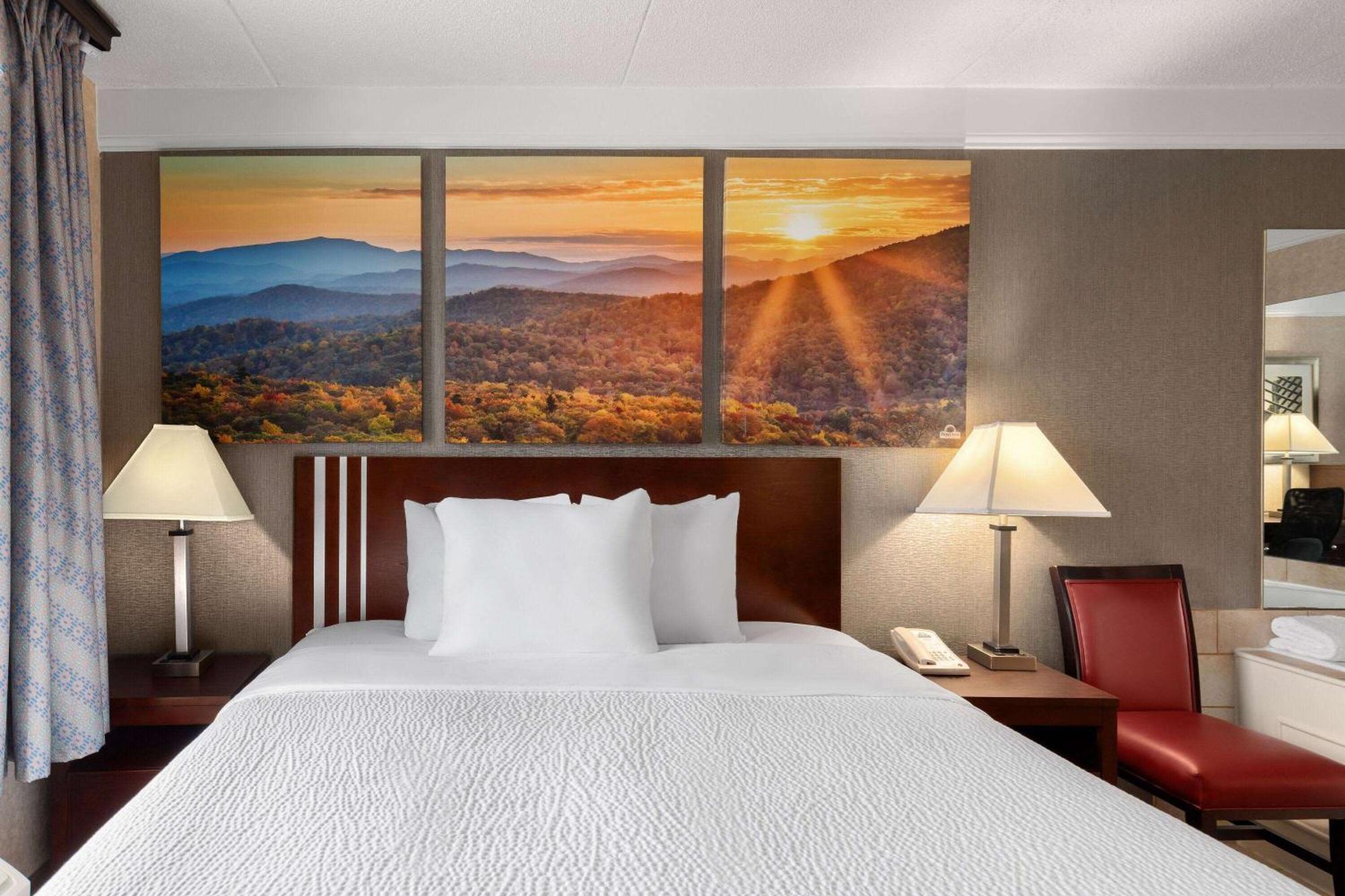 Days Inn By Wyndham Columbia Kentucky Экстерьер фото