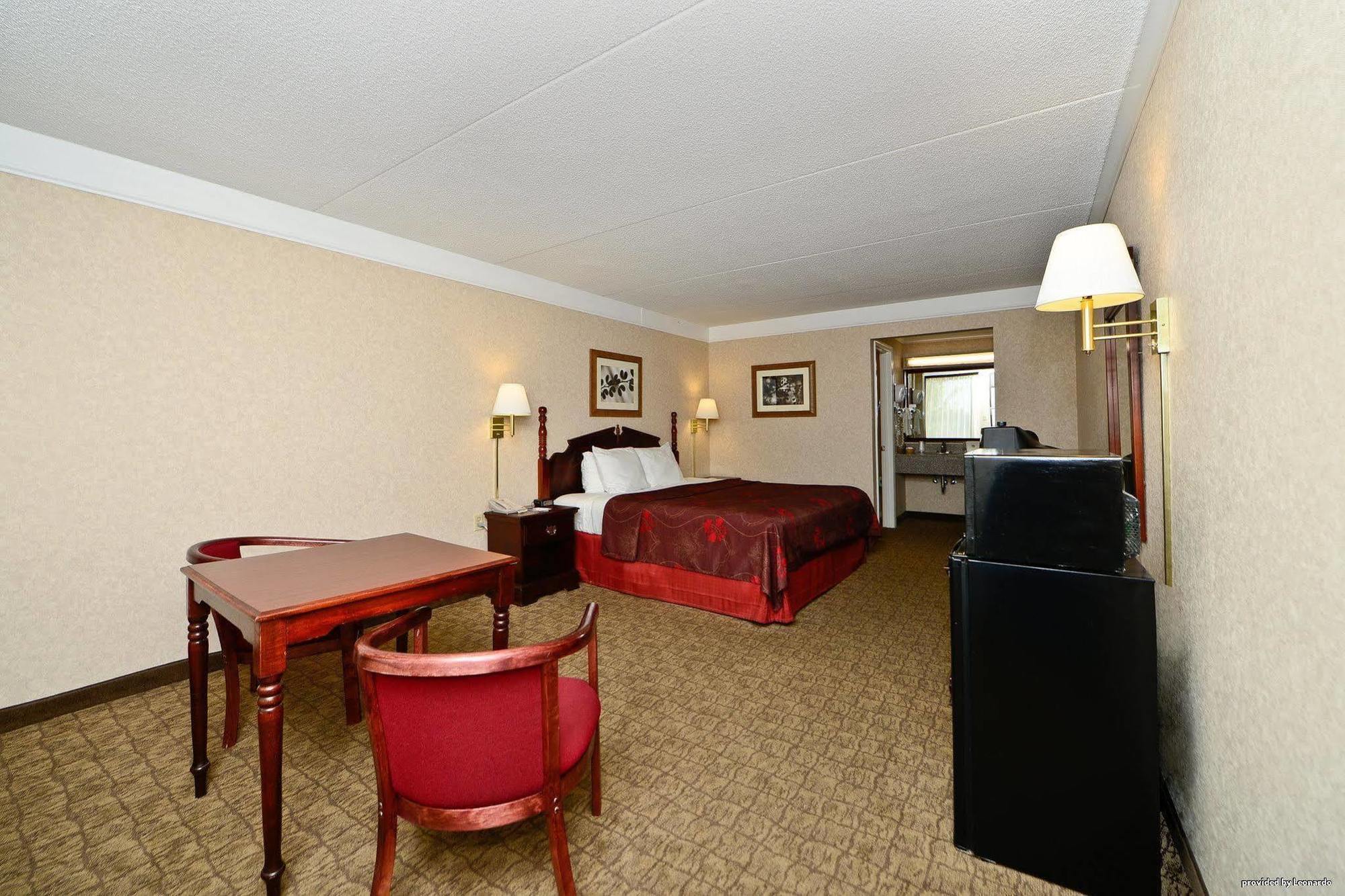 Days Inn By Wyndham Columbia Kentucky Экстерьер фото